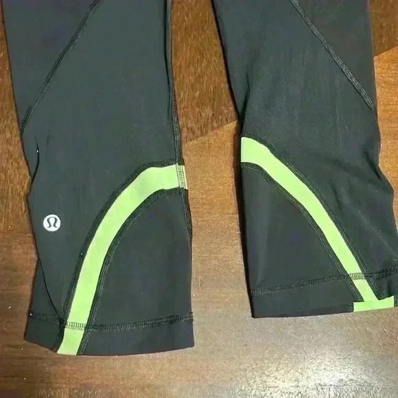 Lululemon Run: Inspire Crop II
Black / Tonka Stripe Clear Mint White - Picture 9 of 9